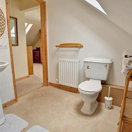 Holiday home Broomfield's *