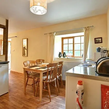 Holiday home Broomfield's *