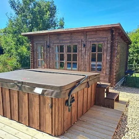 Broomfield's Holiday home *