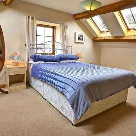 Holiday home Broomfield's *
