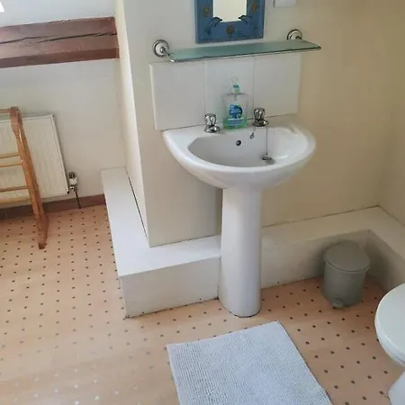 Broomfield's * Ruswarp